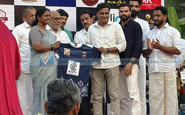 ഫുട്‌ബോള്‍ ലീഗ്: അണിയാന്‍ മനോഹര ജേഴ്‌സി