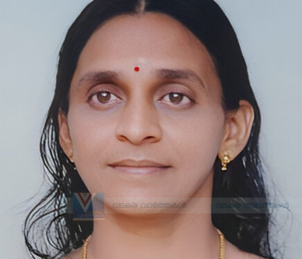വടകര പാക്കയില്‍ പുരമുറ്റത്ത് ശോഭന അന്തരിച്ചു