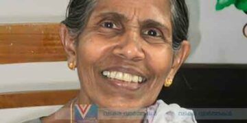 അടക്കാതെരു പുതിയോടന്റവിട നാരായണി അന്തരിച്ചു