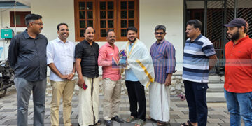 ട്രാഫിക്ക് നിയമത്തിന് ദിശാബോധം നല്കിയ ബ്ലോഗറെ അനുമോദിച്ചു
