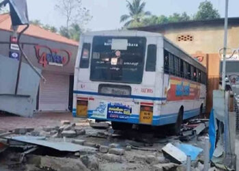 ഓടിക്കുന്നതിനിടെ ഹൃദയാഘാതം; ബസ് ഇടിച്ച് നിര്‍ത്തി യാത്രക്കാരെ രക്ഷിച്ച് കെഎസ്ആര്‍ടിസി ഡ്രൈവര്‍, പിന്നാലെ മരണം