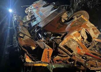 നേപ്പാളില്‍ ബസ് നദിയിലേക്ക് മറിഞ്ഞ് 18 മരണം, 28 പേര്‍ക്ക് പരിക്ക്