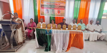 ജനപ്രതിനിധികള്‍ക്ക് മഹിളാ കോണ്‍ഗ്രസ് സ്വീകരണം നല്‍കി
