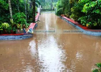വെള്ളപ്പൊക്കത്തിന് പരിഹാരം എവിടെ; നടപടി ഫ്‌ളെക്‌സില്‍ ഒതുങ്ങിയെന്ന് യൂത്ത് കോണ്‍ഗ്രസ്