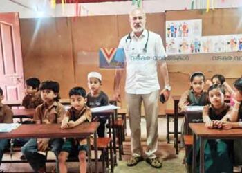 ക്ലാസില്‍ ഡോക്ടറെത്തി; സംശയങ്ങളുമായി കുട്ടികളും