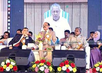 വടകര കുടുംബ കോടതി കെട്ടിടം മുഖ്യമന്ത്രി ഉദ്ഘാടനം ചെയ്തു; സാധാരണക്കാരന് വേഗം നീതി ലഭ്യമാക്കുക ലക്ഷ്യം: പിണറായി