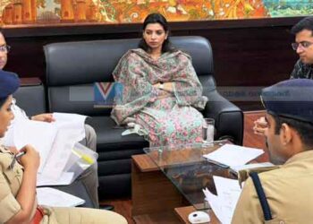 പോലീസ് പരിശോധന ശക്തമാക്കാന്‍ നിരീക്ഷകരുടെ നിര്‍ദേശം