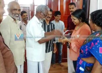 ഉത്സവത്തിനിടെ സ്വര്‍ണാഭരണം വീണുകിട്ടി; ഉടമക്ക് കൈമാറി