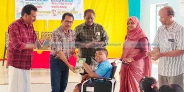 സാഹിത്യം സമൂഹത്തിന് ചൂണ്ടുപലകകള്‍: വീരാന്‍ കുട്ടി