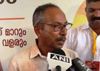 കെപിസിസി പ്രസിഡന്റ് സണ്ണി ജോസഫിന്റെ സഹോദരന്‍ ബിജെപി വേദിയില്‍