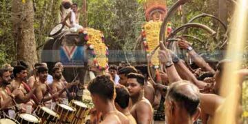 വനമധ്യം പൂരപ്പറമ്പായി; പാണ്ടിമേളം നാദവിസ്മയമായി