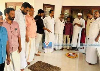 വടകരയില്‍ കെ.എസ്.യു നേതാവിന്റെ വീട്ടുവരാന്തയില്‍ റീത്ത്