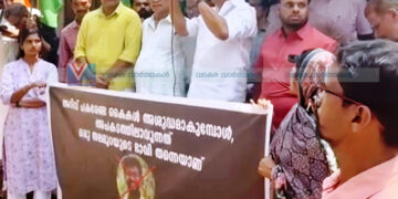 ബോംബേറ് കേസില്‍ പ്രതിയായ അധ്യാപകനെ പുറത്താക്കണം; സ്‌കൂളിലേക്ക് യുഡിവൈഎഫ് മാര്‍ച്ച്