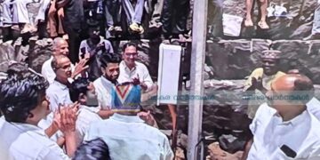 ആവിക്കല്‍ കടപ്പുറത്ത് പ്രഭ ചൊരിഞ്ഞ് മിനി മാസ്റ്റ് ലൈറ്റ്