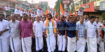 ആവേശം വിതറി സി.ആര്‍.പ്രഫുല്‍ കൃഷ്ണന്റെ റോഡ്‌ഷോ