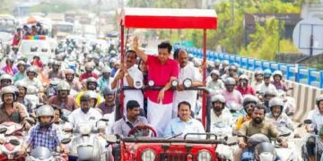 മന്ത്രി റിയാസ് റോഡ് ഷോ നടത്തിയ വാഹനത്തിന് ഫിറ്റ്നസ് ഇല്ലെന്ന്; പരാതിയുമായി ബിജെപി