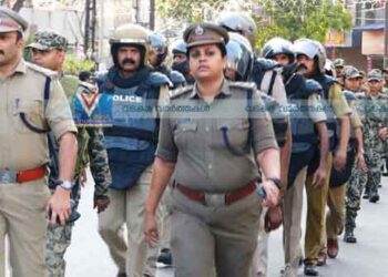 വടകരയില്‍ കേന്ദ്രസേനയും പോലീസും റൂട്ട്മാര്‍ച്ച് നടത്തി