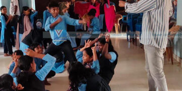 കുട്ടികളുടെ സമഗ്ര വികാസത്തിന് ഏറ്റവും നല്ല വഴി നാടകം: മനോജ് നാരായണന്‍