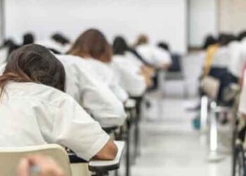 പ​ശ്ചി​മേ​ഷ്യന്‍ സം​ഘ​ർ​ഷം: ഗ​ൾ​ഫി​ലെ എ​സ്എ​സ്എ​ൽ​സി, പ്ല​സ്‌​ടു പ​രീ​ക്ഷ​ക​ൾ മാ​റ്റി​