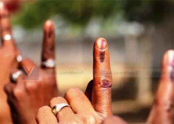 വോട്ടര്‍മാര്‍ക്ക് പാരിതോഷികം നല്‍കിയാല്‍ കുടുങ്ങും; നിരീക്ഷിക്കാന്‍ ഫ്‌ളയിങ് സ്‌ക്വാഡുകള്‍