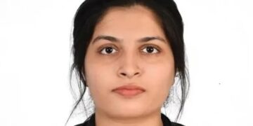 ലിഫ്റ്റ് ചോദിച്ച് ബൈക്കില്‍ കയറി; യുവതി ലോറിയിടിച്ച് മരിച്ചു