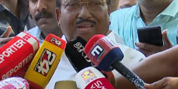 പിണറായി തുടരണമെന്നാണ് വ്യക്തിപരമായ ആഗ്രഹം: വെള്ളാപ്പള്ളി