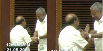 ജി.​സു​ധാ​ക​ര​ന് കൈ​കൊ​ടു​ത്ത് പി​ണ​റാ​യി വി​ജ​യ​ൻ; തോ​ളി​ൽ ത​ട്ടി സം​സാ​രി​ച്ച ശേ​ഷം മ​ട​ക്കം