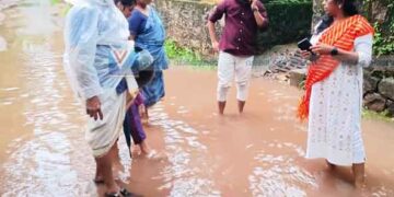 ചോറോട് അമൃതാനന്ദമായി മഠം റോഡ് വെള്ളത്തില്