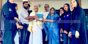 എം.സി.നാരായണന്‍ നമ്പ്യാരെ വിദ്യാര്‍ഥികള്‍ ആദരിച്ചു