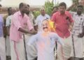 വള്ളംകളി അവധി വിവാദം; മുഖ്യമന്ത്രിയുടെ കോലം കത്തിച്ച് പ്രതിഷേധം