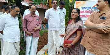 കോണ്‍ഗ്രസ് ഓഫീസിന് തറക്കല്ലിട്ടു