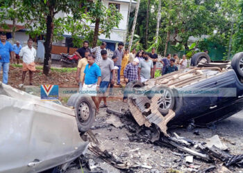നന്തി ബൈപ്പാസില്‍ കാറുകള്‍ കൂട്ടിയിടിച്ച് തലകീഴായി മറിഞ്ഞു; എട്ട് പേര്‍ക്ക് പരിക്ക്