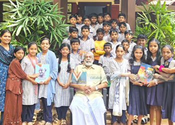 വായന മാസാചരണം: ചരിത്രഗ്രന്ഥകാരന്‍ പി.ഹരീന്ദ്രനാഥിന്റെ വീട് സന്ദര്‍ശിച്ച് വിദ്യാര്‍ഥികള്‍