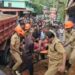 കൊട്ടാരക്കരയില് ടിപ്പര് ലോറി ബസ് സ്റ്റോപ്പിലേക്ക് പാഞ്ഞുകയറി മൂന്ന് മരണം