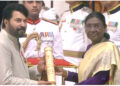 പത്മപുരസ്‌കാരം ഏറ്റുവാങ്ങി മമ്മൂട്ടി