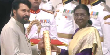 പത്മപുരസ്‌കാരം ഏറ്റുവാങ്ങി മമ്മൂട്ടി