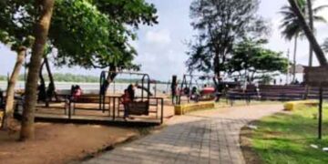 റെഡ് അലര്‍ട്ട്: ടൂറിസം കേന്ദ്രങ്ങളില്‍ വിലക്ക്