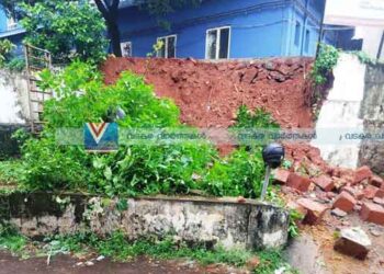 വടകര ജില്ലാ ആശുപത്രിയുടെ മതില്‍ തകര്‍ന്നു