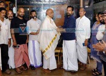 സ്വന്തം ജീവന്‍ പണയപ്പെടുത്തി രക്ഷകനായി; ചാത്തുക്കുട്ടിക്ക് നാടിന്റെ ആദരം