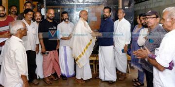 സ്വന്തം ജീവന്‍ പണയപ്പെടുത്തി രക്ഷകനായി; ചാത്തുക്കുട്ടിക്ക് നാടിന്റെ ആദരം