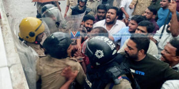 കാഫിര് സ്ക്രീന് ഷോട്ട് കേസ്: അറസ്റ്റില് പ്രതിഷേധവുമായി ഡിവൈഎഫ്ഐ, ക്രൈംബ്രാഞ്ച് ഓഫീസ് മാര്ച്ചില് ഉന്തുംതള്ളും