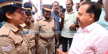 വനിതാ പോലീസിന്റെ ക്ഷേമപ്രവര്‍ത്തനങ്ങള്‍ ചോദിച്ചറിഞ്ഞ് ആഭ്യന്തര മന്ത്രി