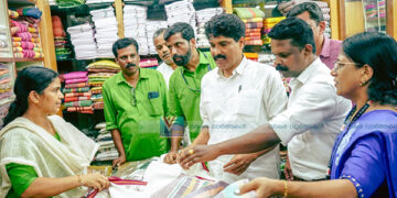 ഖാദി വസ്ത്രങ്ങള്‍ പുതുതലമുറയിലേക്ക് പകര്‍ന്നുനല്‍കണം: മന്ത്രി അഡ്വ. ടി.സിദ്ദീഖ്