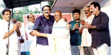 കെ.പി.എ.മനാഫിന് ആദരവിന്റെ പൊന്നാട