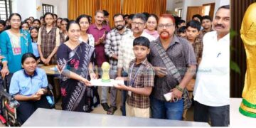 ലോകകപ്പ് മാതൃക കളിമണ്ണില് നിര്മിച്ച് ആറാം ക്ലാസുകാരന്