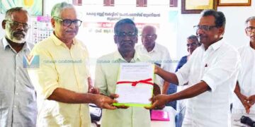 രാഷ്ട്രപതിക്കു സമര്പ്പിക്കാന് നിവേദനം ഏറ്റുവാങ്ങി
