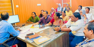 തെരുവ് നായ ശല്യം: നഗരസഭാ സെക്രട്ടറിയെ ഉപരോധിച്ച് യുഡിഎഫ് കൗണ്സിലര്മാര്