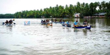 ആവേശം പകര്‍ന്ന് തോണി തുഴയല്‍ മല്‍സരം