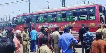 പുന്നോല് പെട്ടിപ്പാലത്ത് ബസുകള് കൂട്ടിയിടിച്ച് 73 പേര്ക്ക് പരിക്ക്