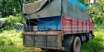 കക്കൂസ് മാലിന്യം തള്ളിയ വാഹനം പിടികൂടി; രണ്ട് പേര് അറസ്റ്റില്